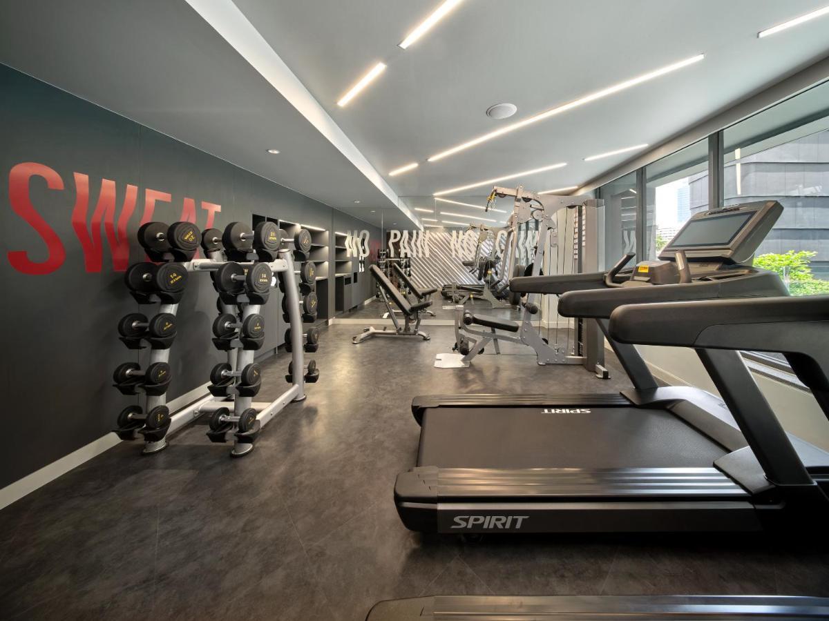 Oakwood Studios Sukhumvit Bangkok Exteriér fotografie The gym at the hotel
