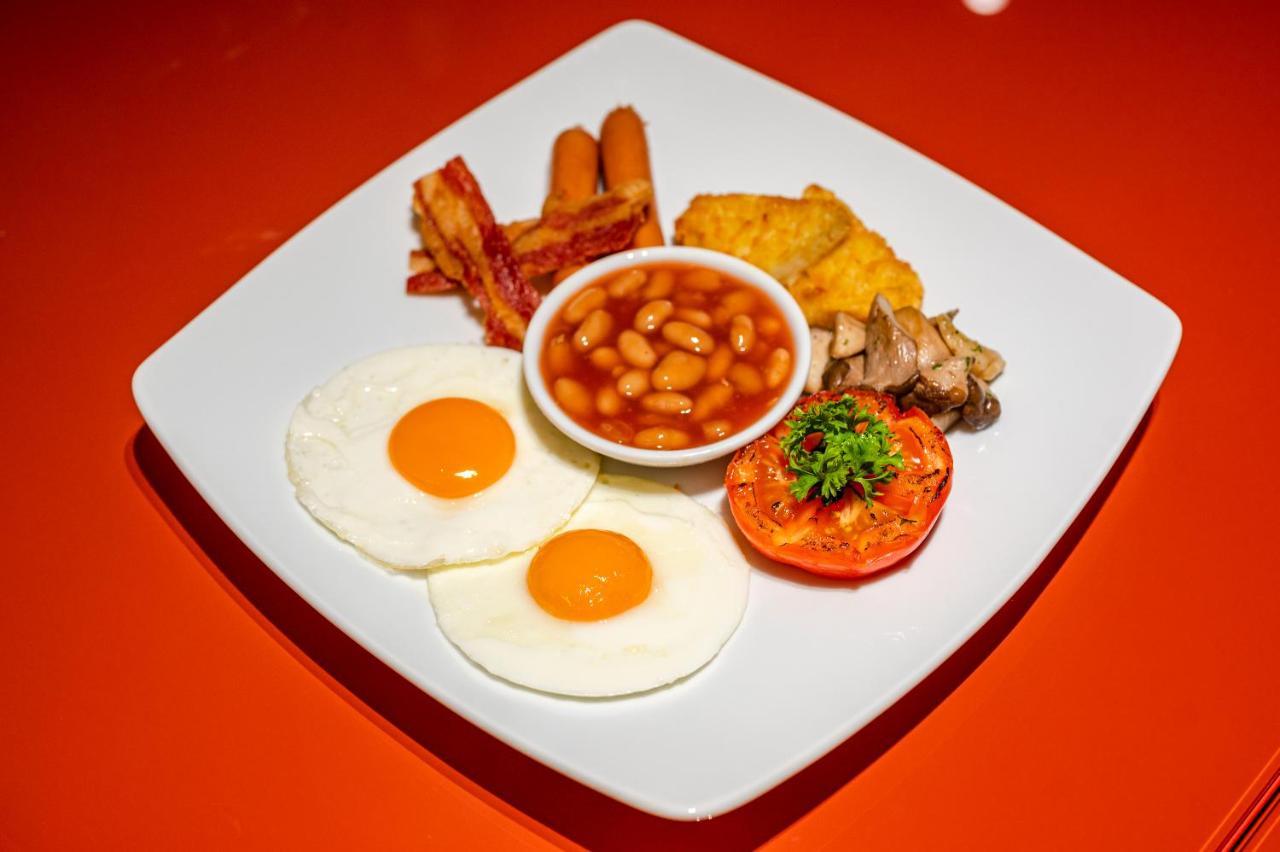 Oakwood Studios Sukhumvit Bangkok Exteriér fotografie English breakfast