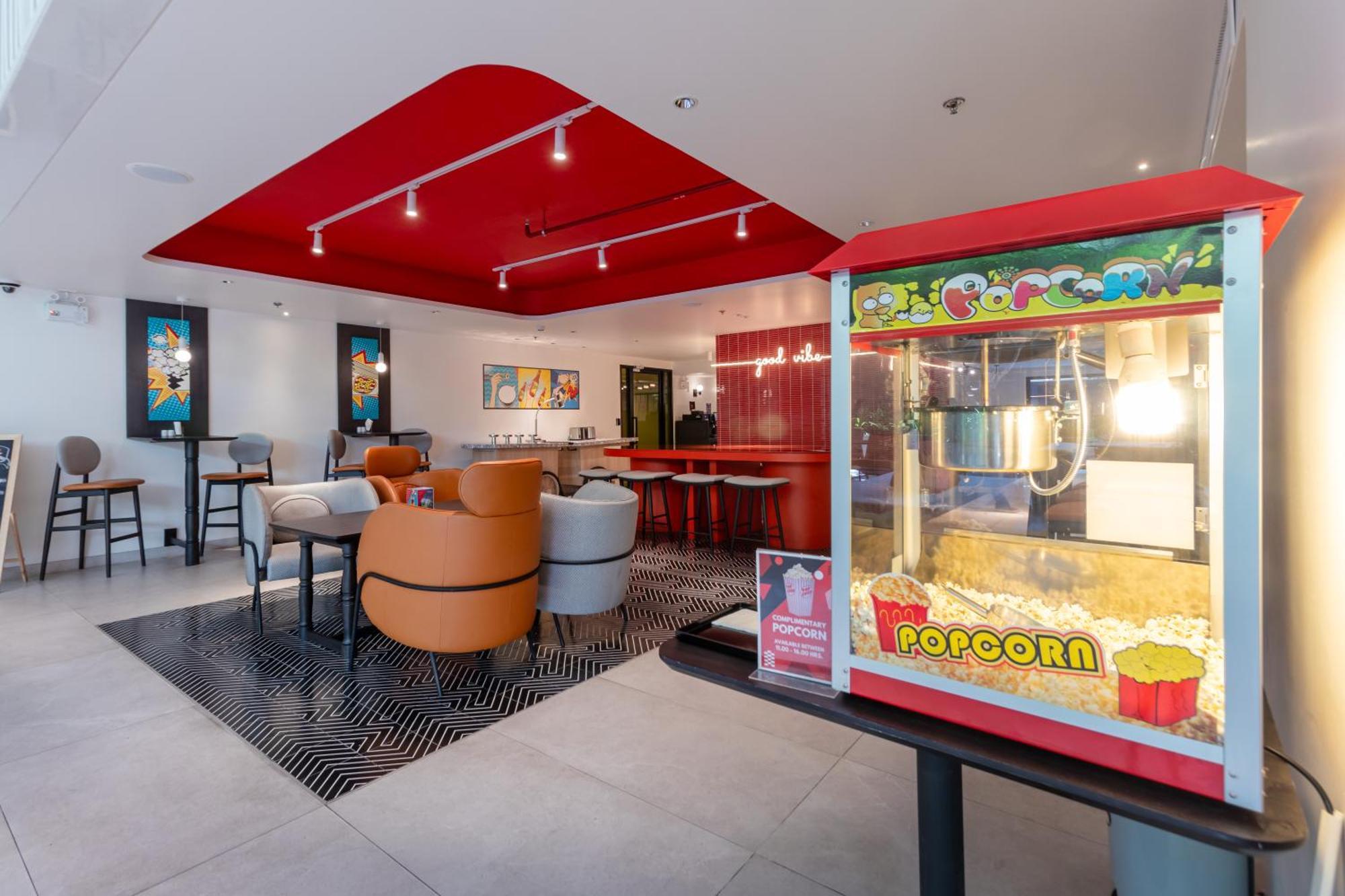 Oakwood Studios Sukhumvit Bangkok Exteriér fotografie Popcorn machine